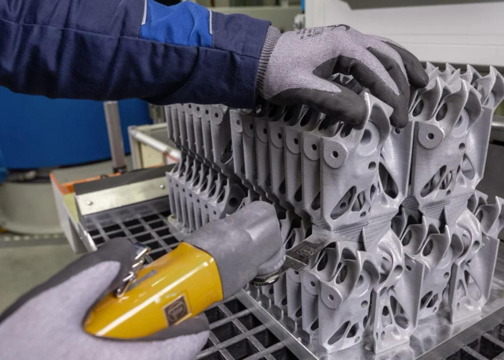 Spare Parts on Demand : Porsche, Mercedes et BMW fabriquent des pièces rares en 3D